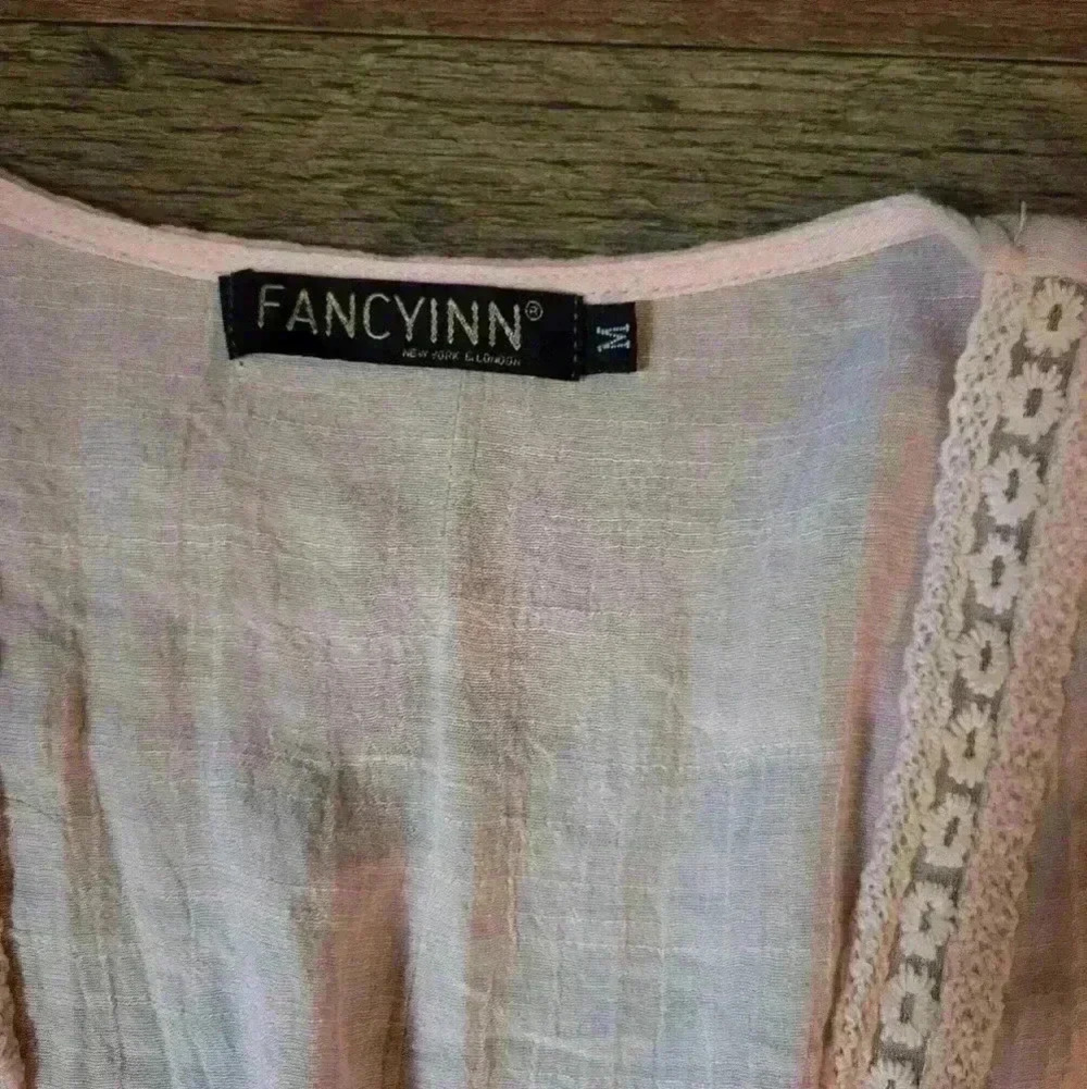 Fancyinn Long Light Pink Lace Front-Tie Kimono Size Medium - Picture 4 of 10